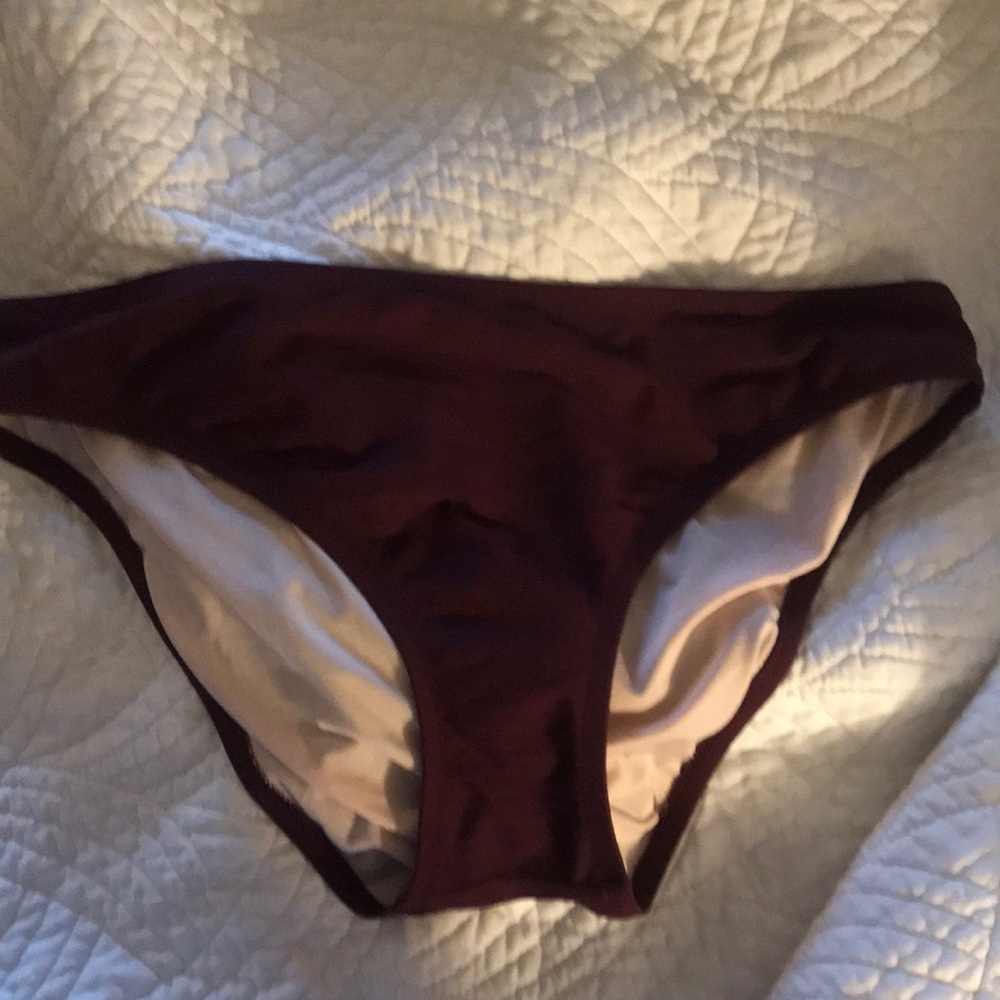 Maroon bikini bottoms size large